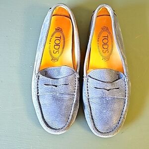 Tod's girls size 4 moccasins/sllippers. Blue suede leather‎ insole.
